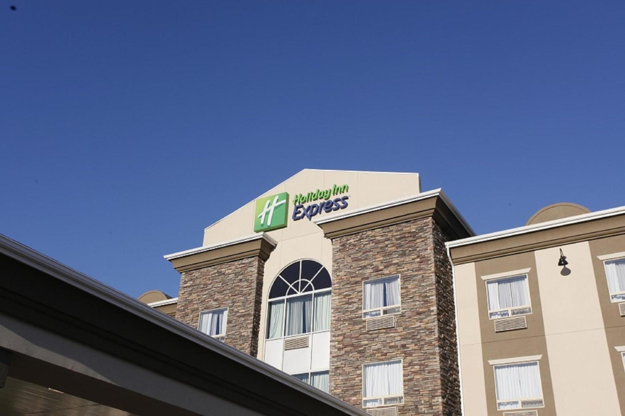 Holiday Inn Express Fort St John By Ihg Fort St. John Exterior foto