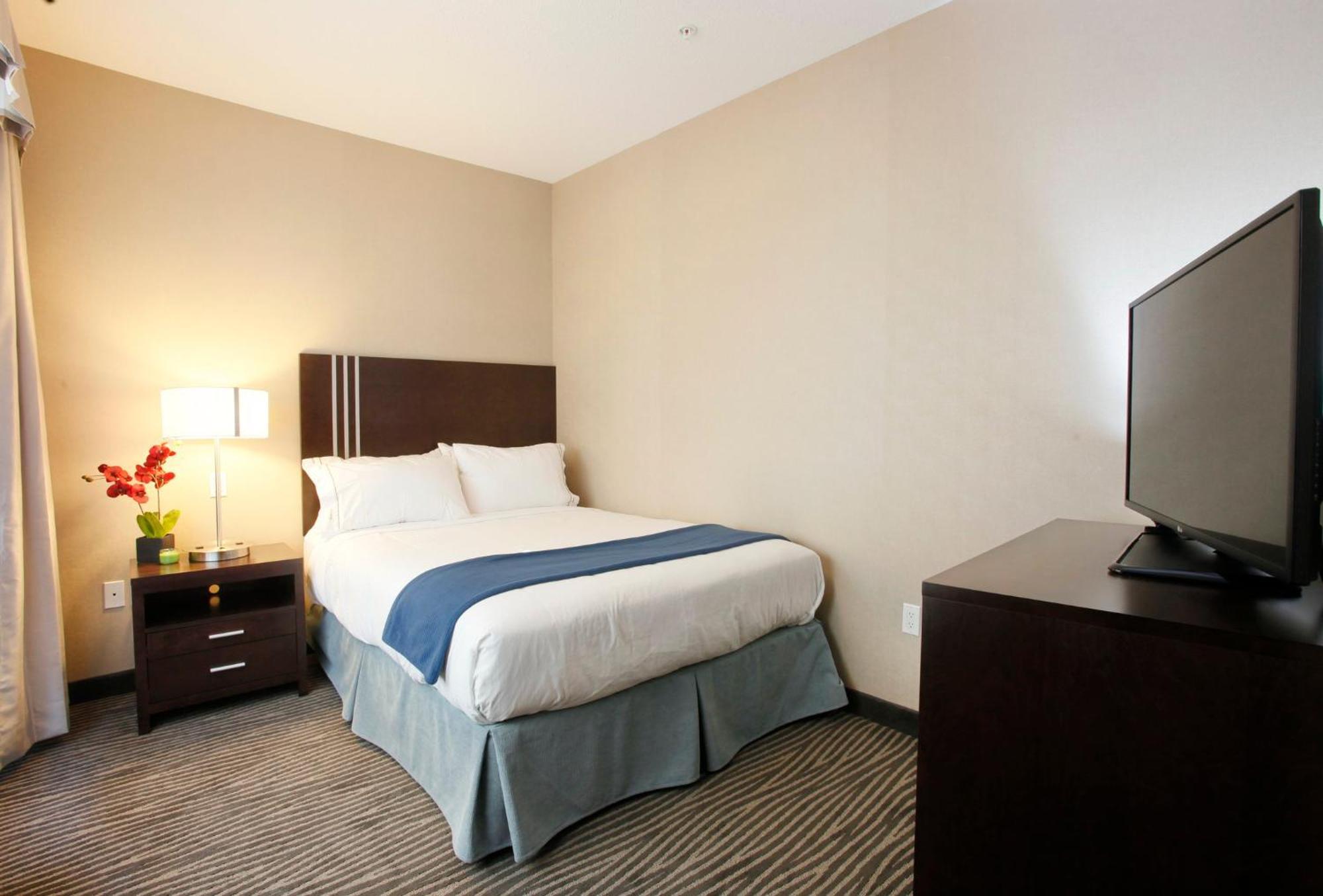 Holiday Inn Express Fort St John By Ihg Fort St. John Exterior foto