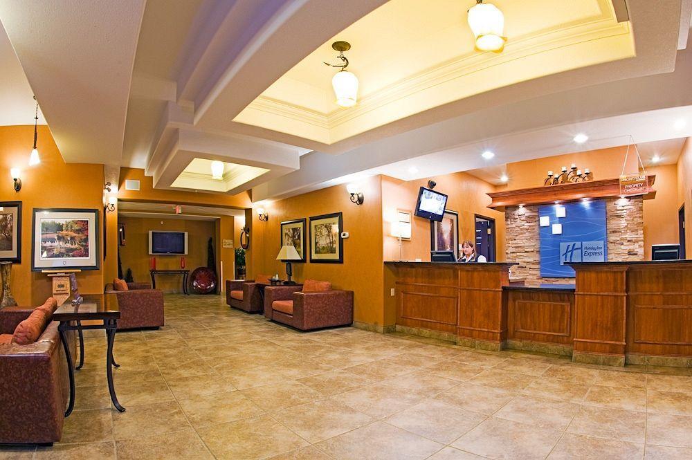 Holiday Inn Express Fort St John By Ihg Fort St. John Exterior foto